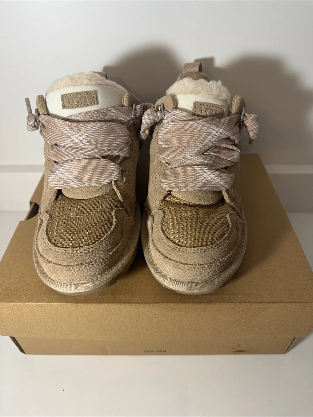 UGG Kids Sand Lowmel Lace-Up Sneakers - Size 4